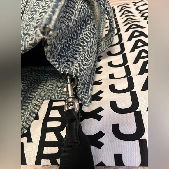 Marc Jacobs The Sun faded Medium tote denim bag - Picture 7 of 13